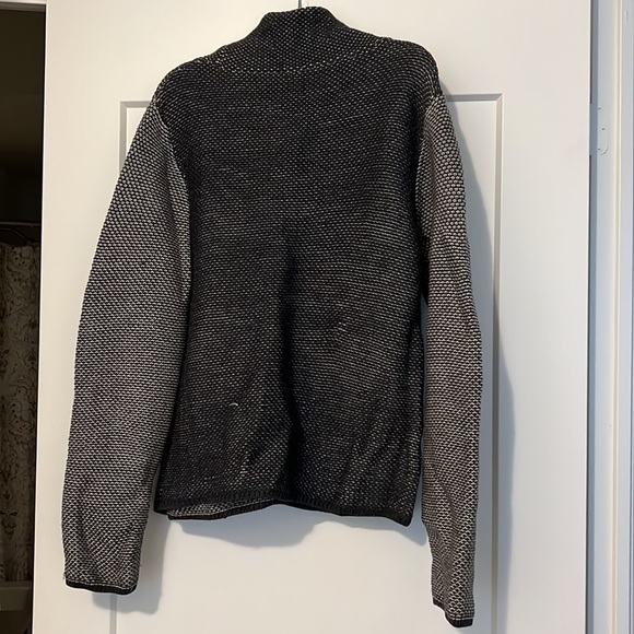 Sweater - Picture 4 of 4